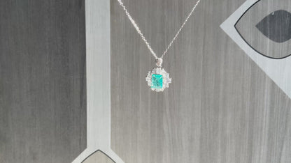 Vintage Emerald Green Radiant Halo Necklace – Art Deco Inspired